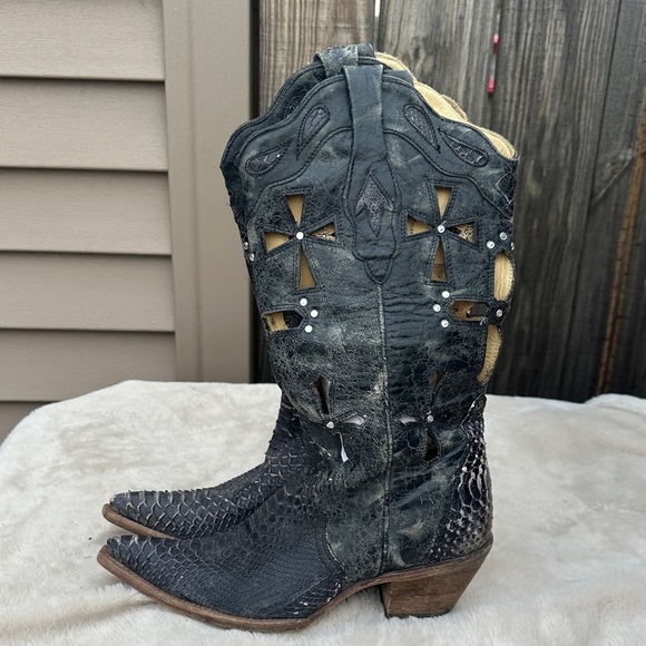 Corral Python Western Snip Toe Boots Cut Out Crosses Swarovski Crystals Sz 8.5 - Picture 1 of 11
